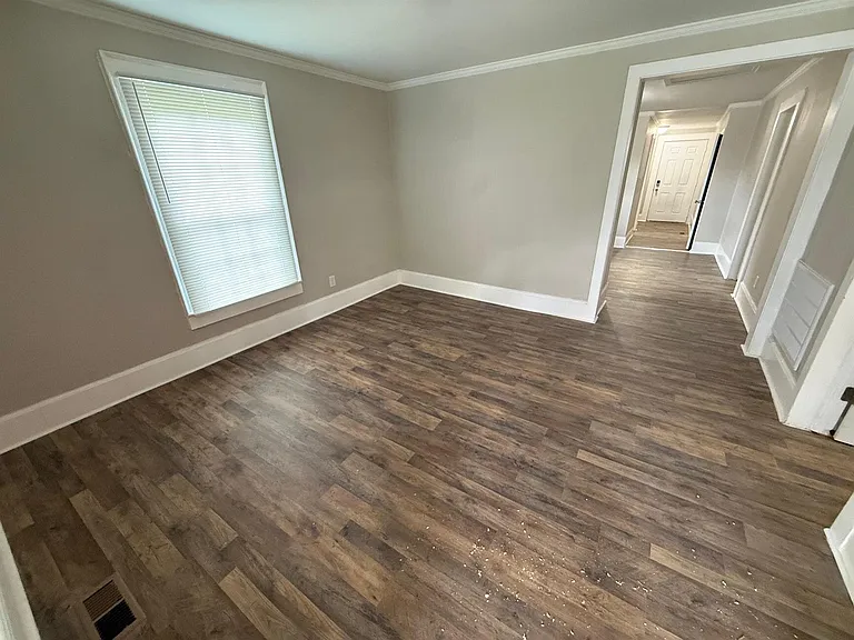 421 Carolina Ave — Photo 8
