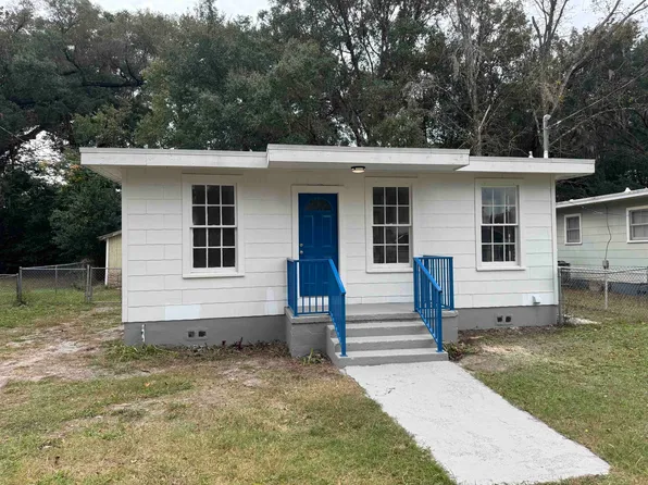 2909 Lane St, Palatka, FL 32177