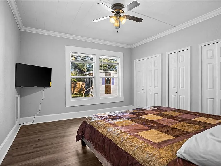 1571 S Myrtle Ave — Photo 16