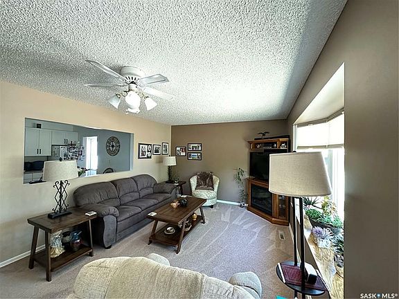 5th image of 302 3rd Ave E