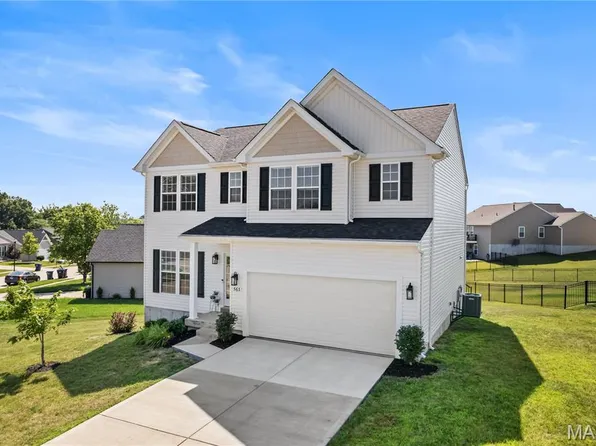 563 Crystal Stream Dr, Wentzville, MO 63385