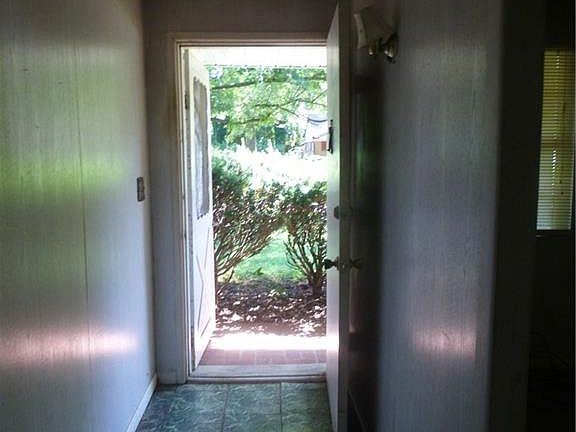 2nd image of 481 Willowhurst Dr