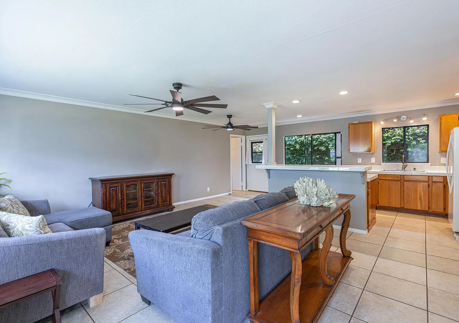2 bedroom, 1 bath duplex with small back yard, carport space — Photo 3