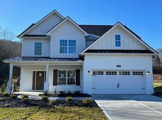 123 Forest Creek Pkwy, Oak Ridge, TN 37830