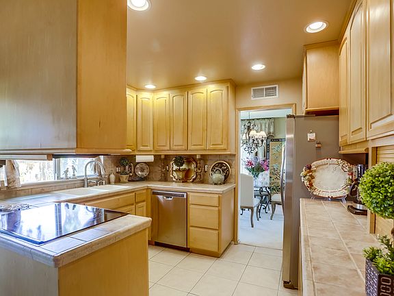 4th image of 2235 Green Park Ct