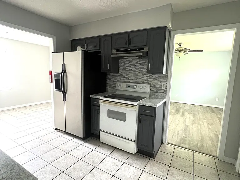 608 Kimberly Dr — Photo 6
