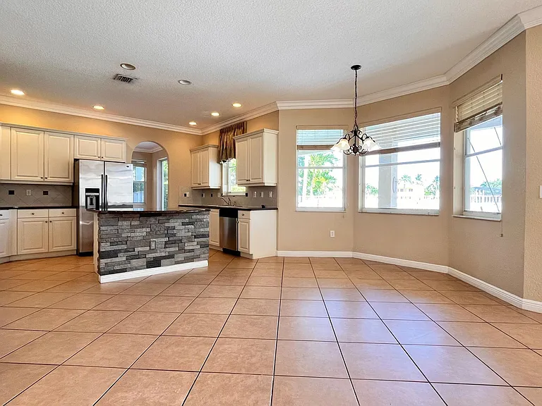 9546 Worswick Ct — Photo 3