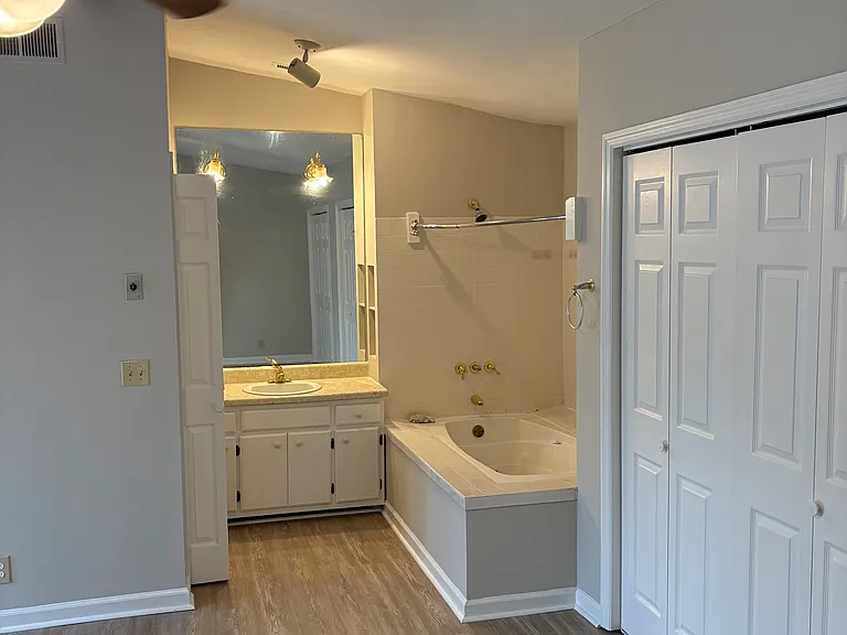 808 Patio Ct #808 — Photo 8