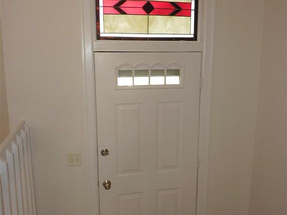 3rd image of 362 Manhattan Dr