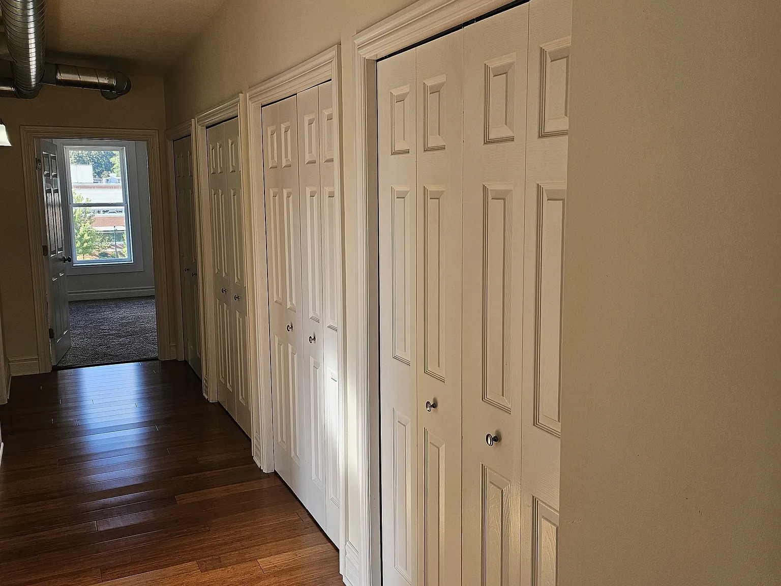 2 bed, 1.5 bath, 1400 sqft, $1,600 — Photo 3