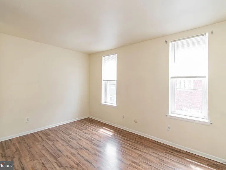 1635 Fontain St — Photo 24