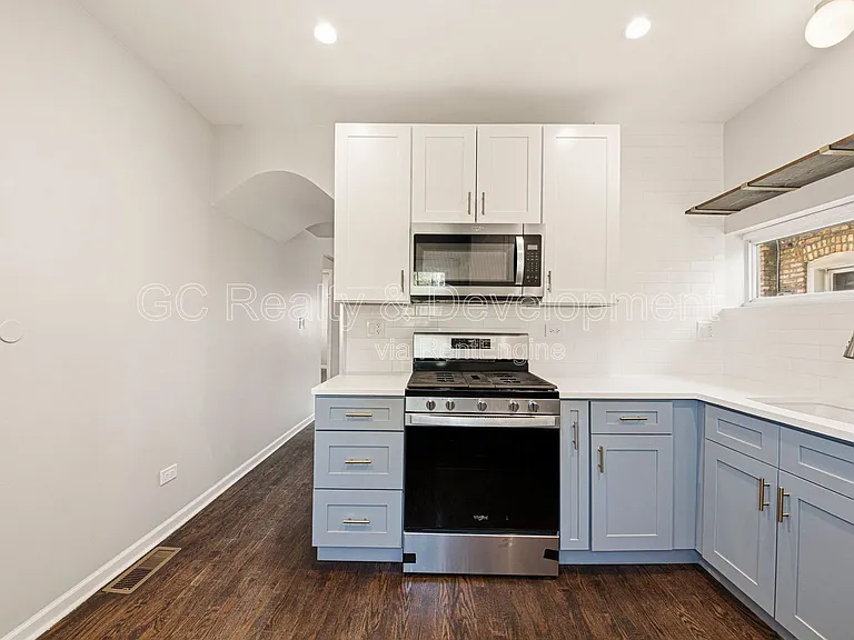 2036 S 1st Ave — Photo 8