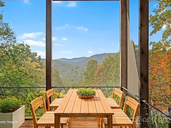 34 Sourwood Dr, Mills River, NC 28759