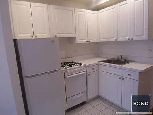 Rented by Bond New York | media 7