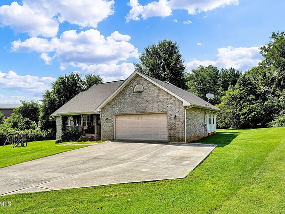 3rd image of 558 Golden Harvest Cir