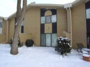 1211 S Nicolet Rd #F, Appleton, WI 54914