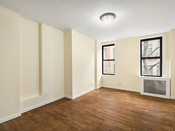 2nd image of 252 Elizabeth St APT 6