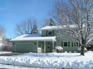 8403 Southridge Dr, Rothschild, WI 54474