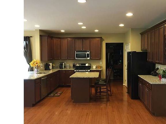 5th image of 106 Wedge Ct
