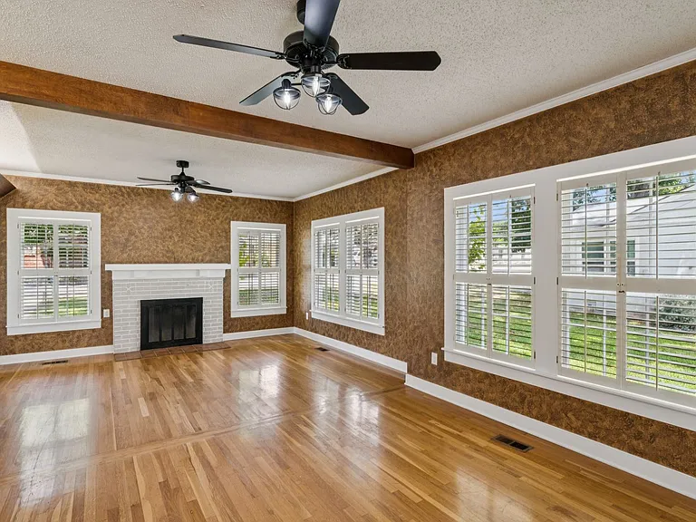 207 S Porter St — Photo 15