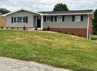 110 Ridgeway Dr, Bridgeport, WV 26330