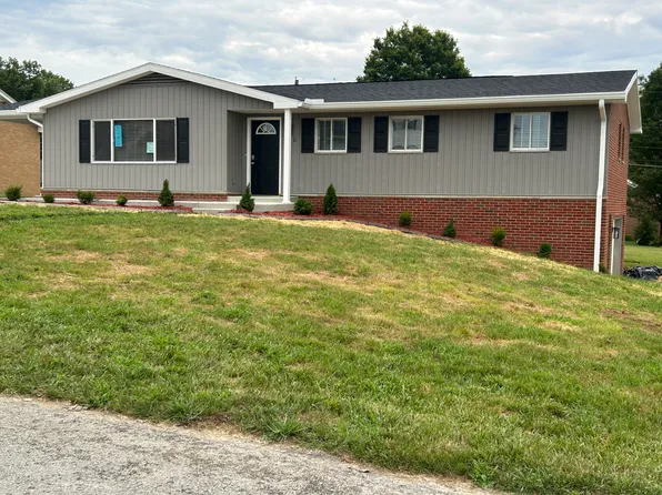 110 Ridgeway Dr, Bridgeport, WV 26330