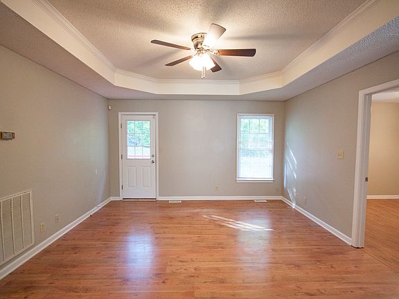 4th image of 206 Sarah Elizabeth Dr