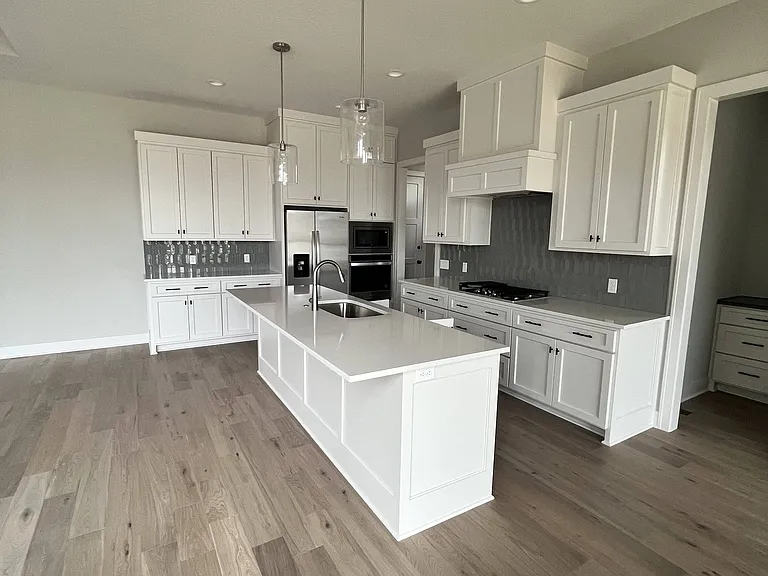 11009 S Millstone Dr — Photo 12