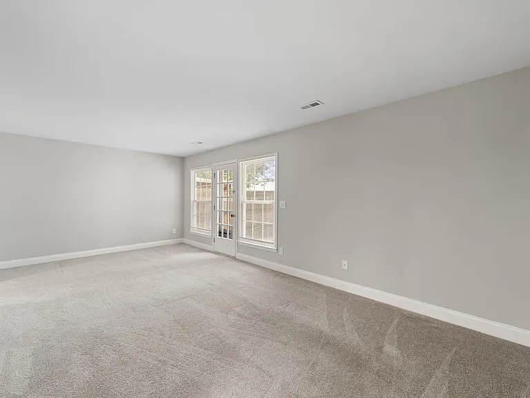 3227 Regents Park Ln #C — Photo 9