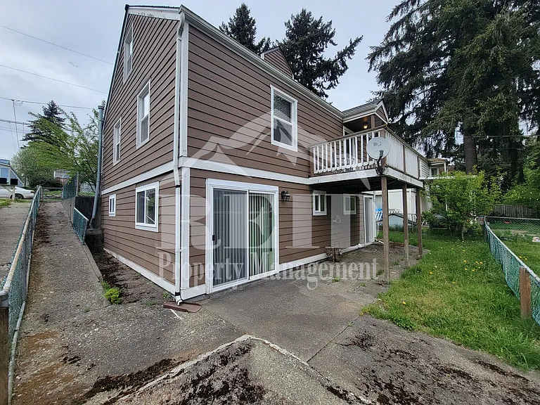 1212 Evans Ave W — Photo 27