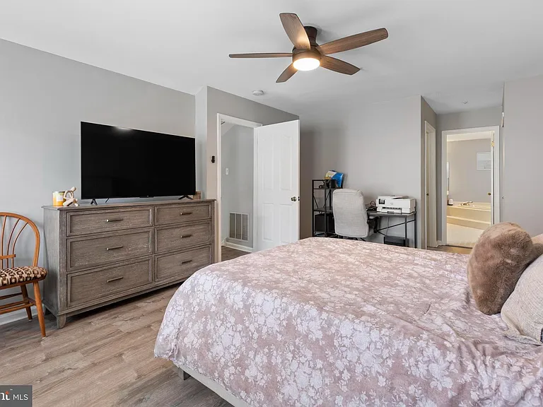 206 Remington Ct — Photo 16