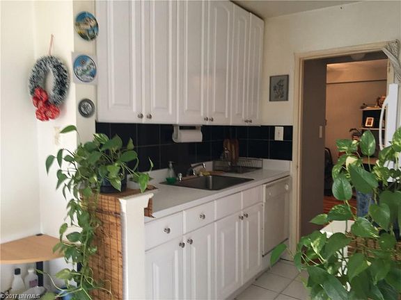 4th image of 1717 E 18th St APT 6N