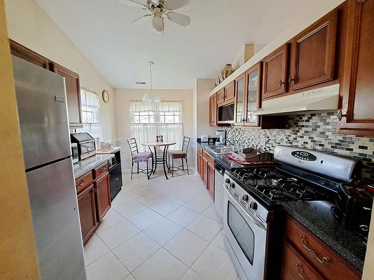 216 Stoneybrook Ln #2C — Photo 5