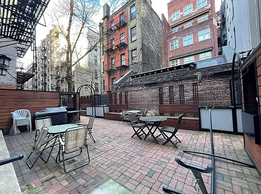 Rented by Compass | media 6