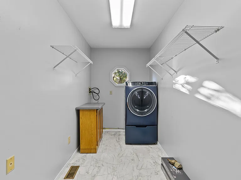 2 Coachman Ct — Photo 21