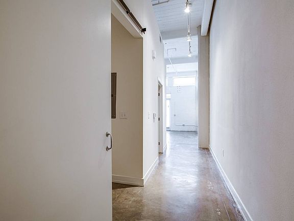 3rd image of 1401 S Flores St APT 117
