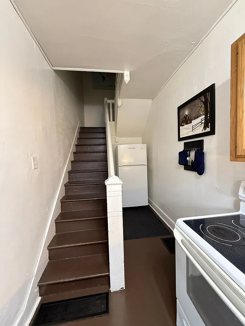 Short Term Lease Available — Photo 1