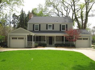 383 N Delaplaine Rd, Riverside, IL 60546