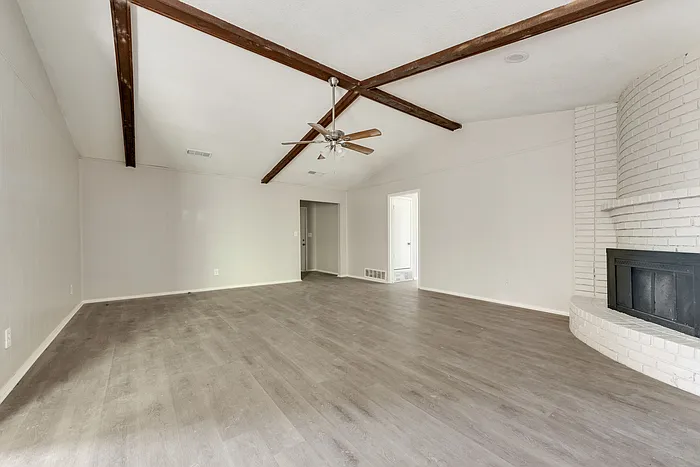 408 Town North Dr — Photo 4
