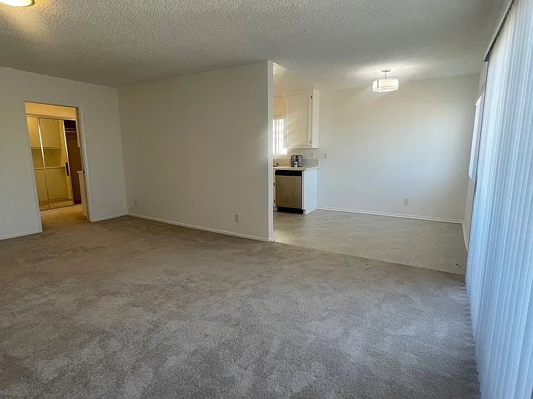 Unit 15 - Studio Floorplan