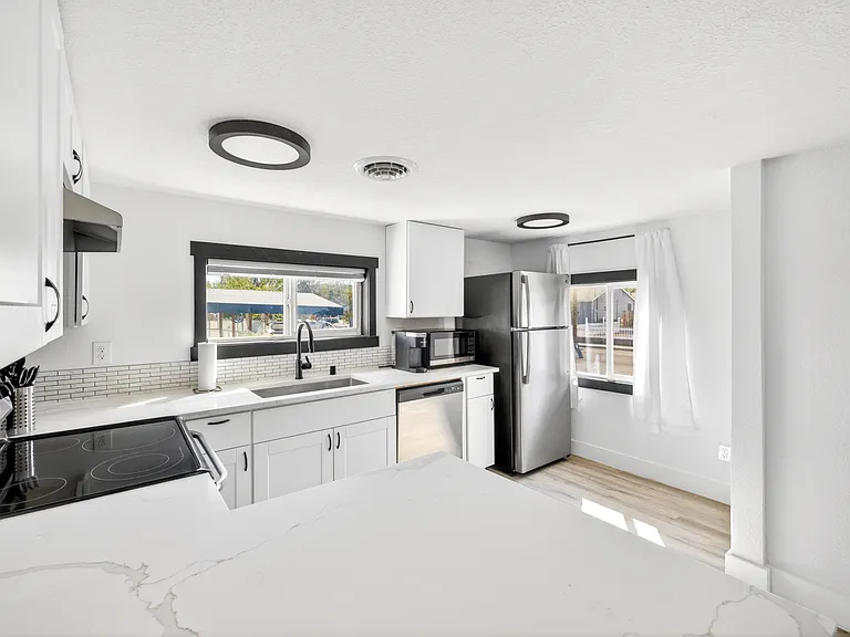 810 Smith Ave — Photo 9