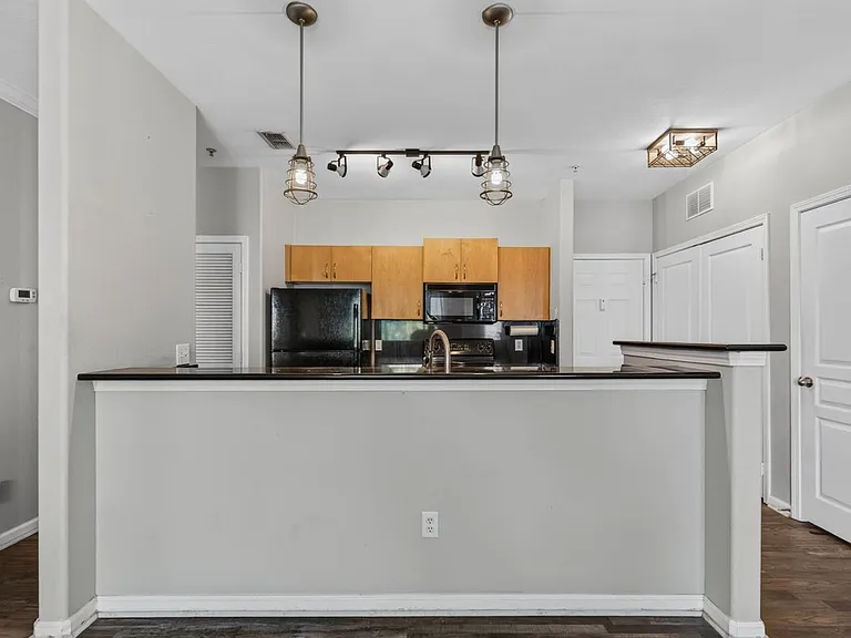 8290 Gate Pkwy #217 — Photo 7