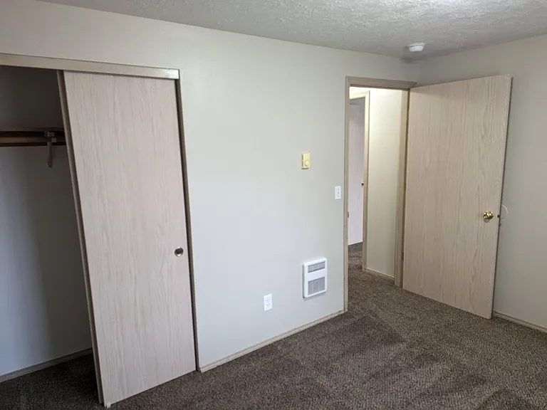 1340-1376 W Locust St — Photo 13
