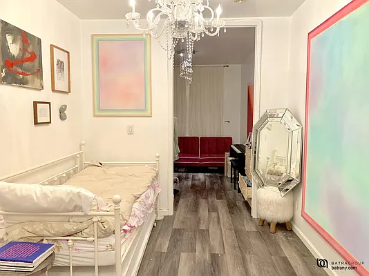 Rented by Batra Group Inc | media 24