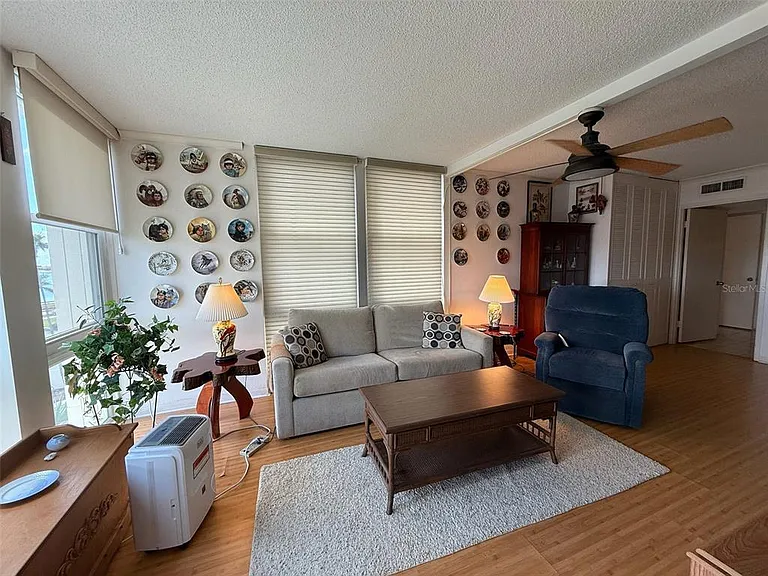 7400 Sun Island Dr #505 — Photo 4