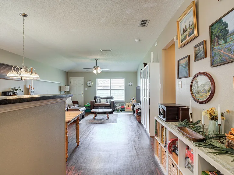 505 N Iola Ave — Photo 18