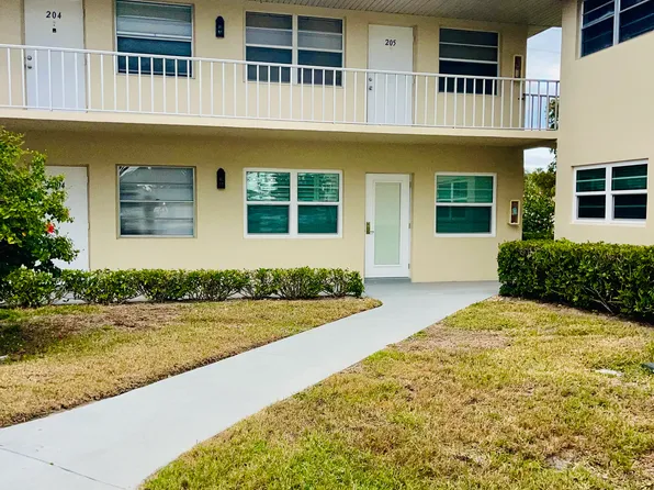 102 Royal Oak Dr APT 105, Vero Beach, FL 32962