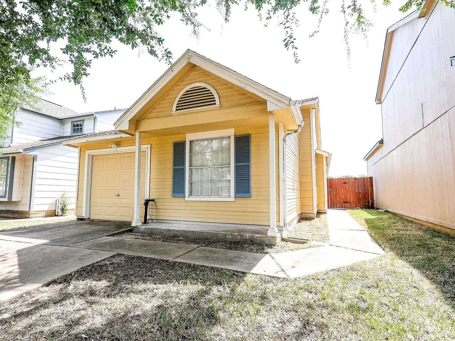 3 bed, 2.0 bath, 1042 sqft, $1,550 — Photo 2