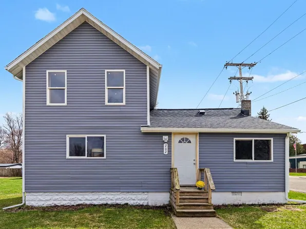 202 Arbor St E, Marcellus, MI 49067