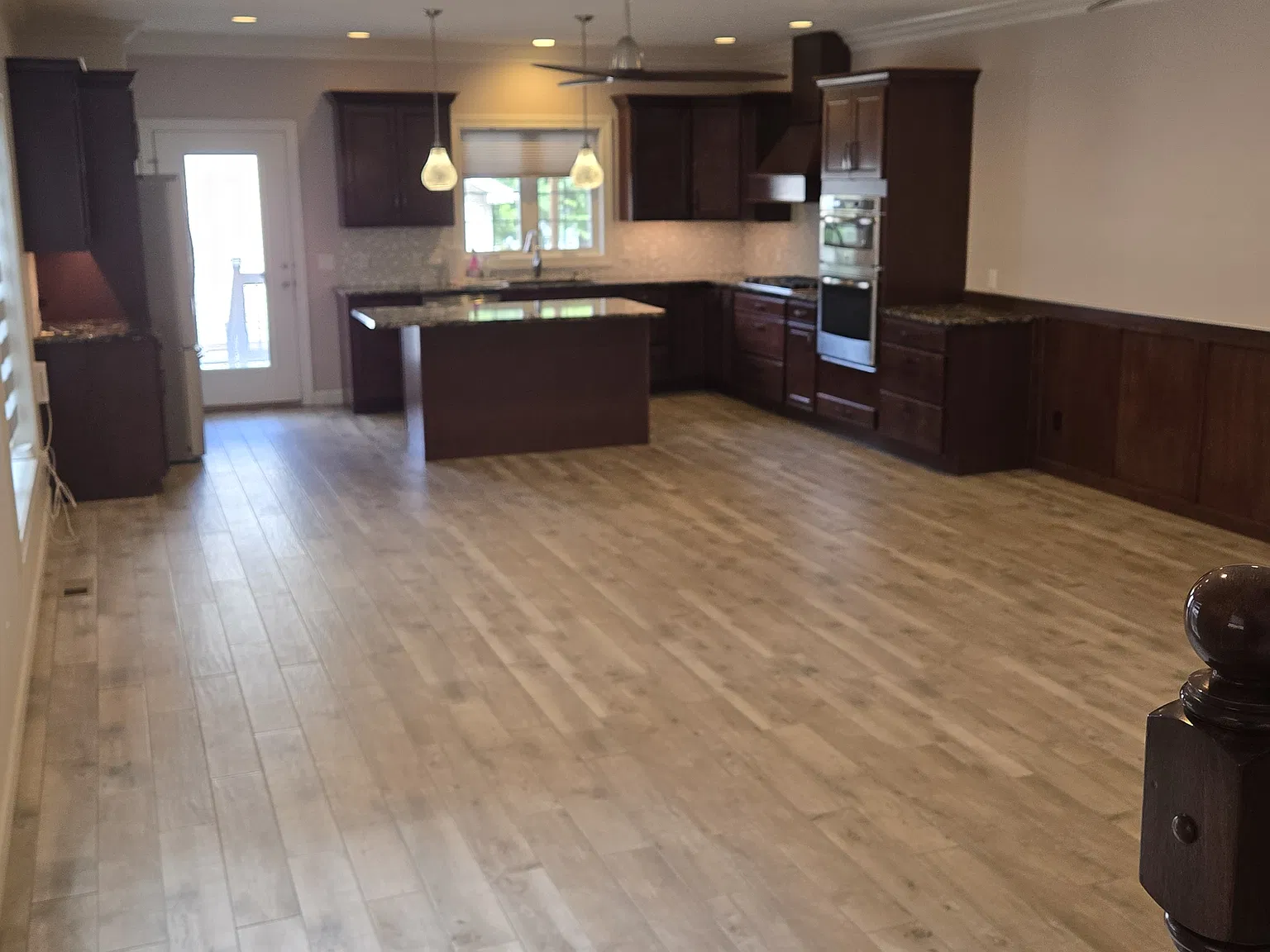 3 bed, 2.5 bath, 2500 sqft, $2,800 — Photo 3